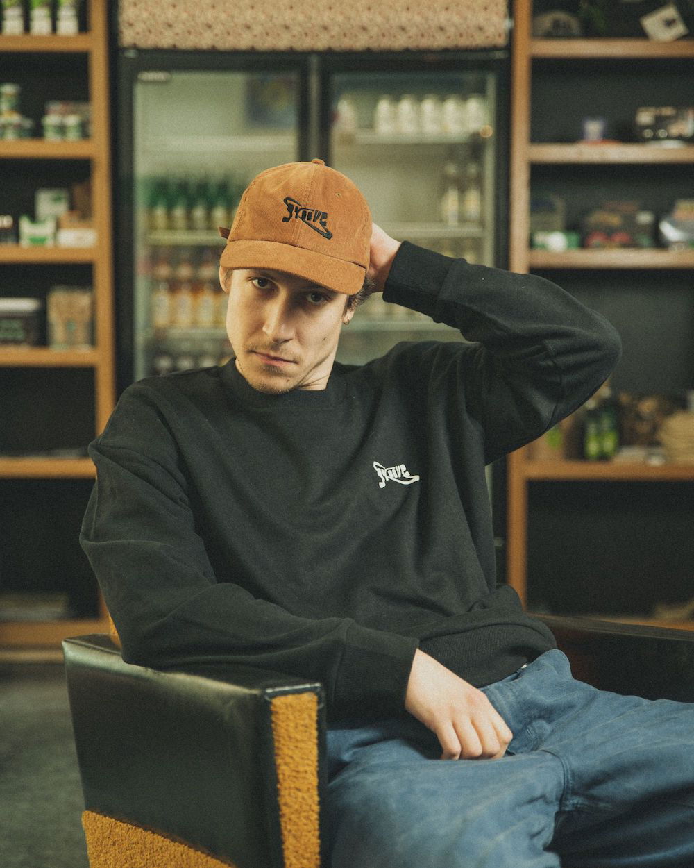 Groove Wear - GW ESSENTIAL | RECYCLED SWEATER BLACK - 
